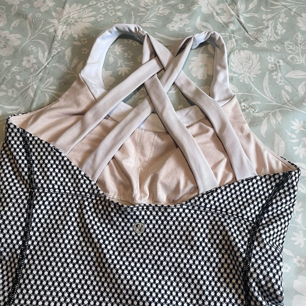 Lululemon Women's Size 6 Thick Strappy Open Back Geometric Padded Bra Tank Top - Picture 4 of 11